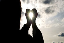 [英超]跌宕起伏平局收场 曼城战平十人阿森纳.